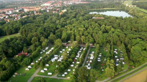 Гостиница KNAUS Campingpark Leipzig  Лейпциг